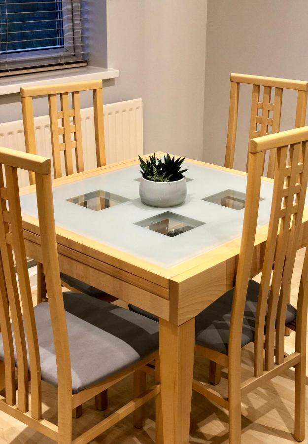 Ab - Top Floor 2 Bed Modern Town Centre Apartment With Parking For One Vehicle Stratford-upon-Avon Exterior photo