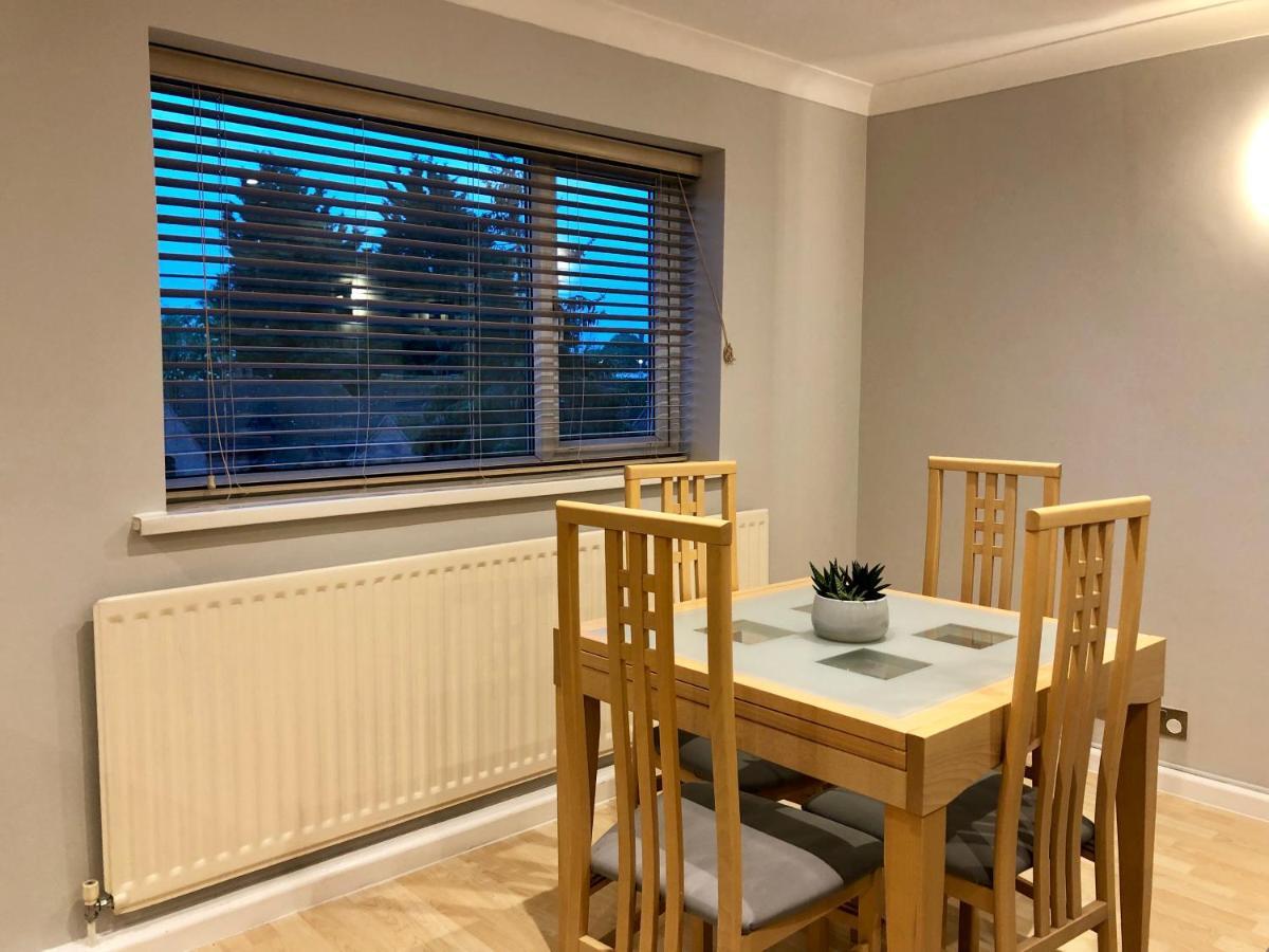 Ab - Top Floor 2 Bed Modern Town Centre Apartment With Parking For One Vehicle Stratford-upon-Avon Exterior photo