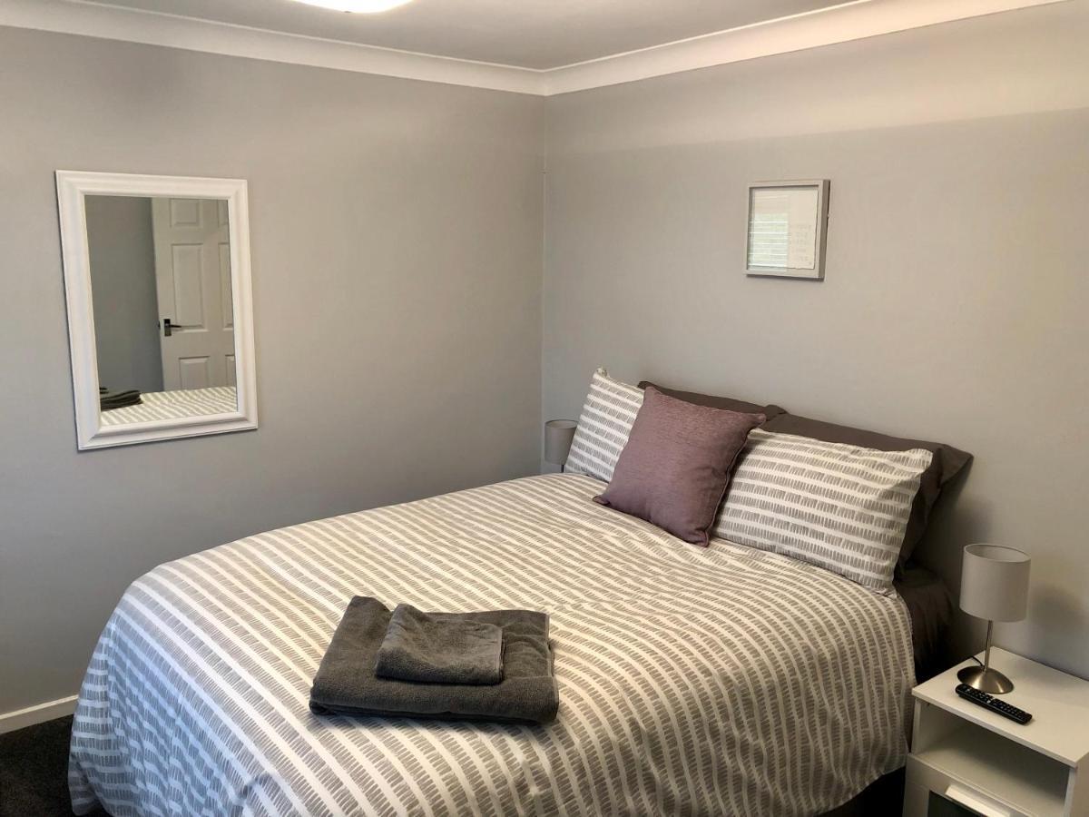 Ab - Top Floor 2 Bed Modern Town Centre Apartment With Parking For One Vehicle Stratford-upon-Avon Exterior photo
