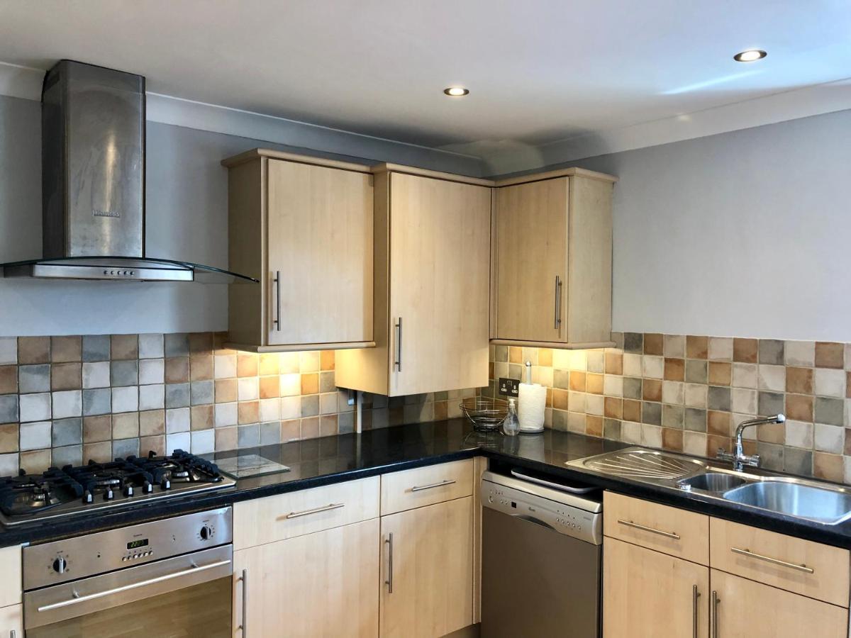 Ab - Top Floor 2 Bed Modern Town Centre Apartment With Parking For One Vehicle Stratford-upon-Avon Exterior photo