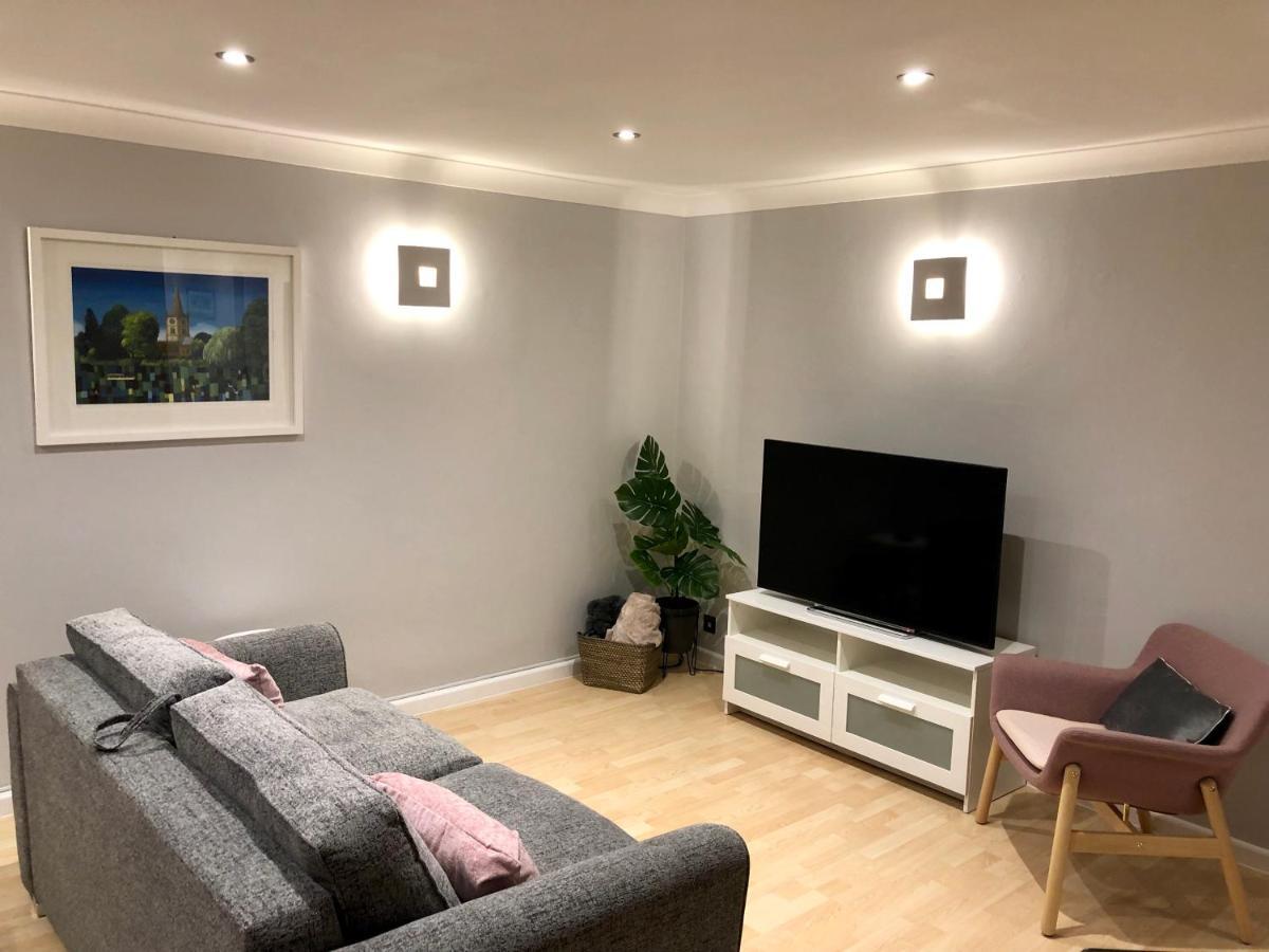 Ab - Top Floor 2 Bed Modern Town Centre Apartment With Parking For One Vehicle Stratford-upon-Avon Exterior photo